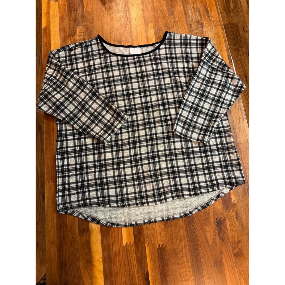 Sunday Plaid Knit Top XL Black White Gray Scoop Neck 3/4 Sleeve High Low Hem